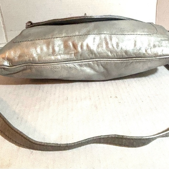 Marc by Marc Jacob’s Silver Leather Crossbody Bag - Picture 5 of 10
